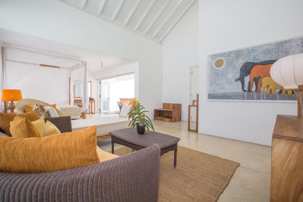 מיריסה Sri Sharavi Beach Villas & Spa - With 43 Metre Saltwater Infinity Pool מראה חיצוני תמונה