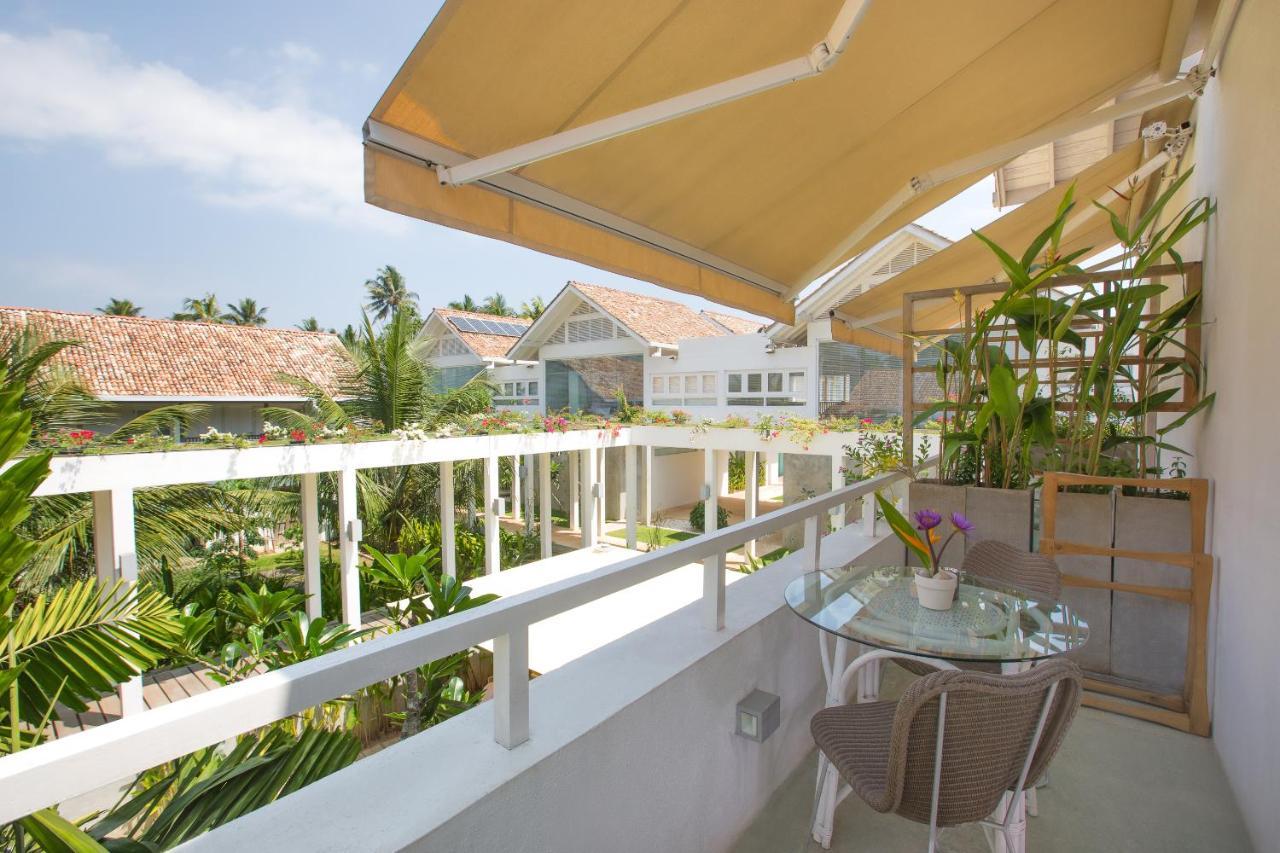 מיריסה Sri Sharavi Beach Villas & Spa - With 43 Metre Saltwater Infinity Pool מראה חיצוני תמונה